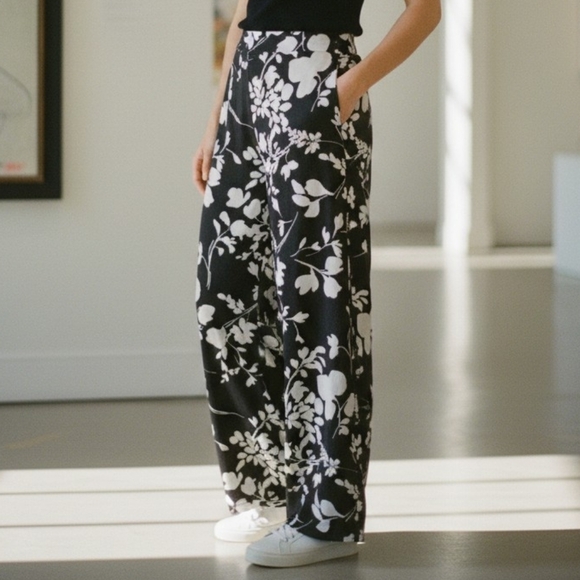 White House Black Market Pants - White House Black Market Monochrome Floral Wide Leg Pants